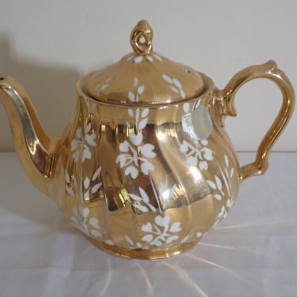 Vintage Sadler gold gilt tea set - Picture 2 of 5